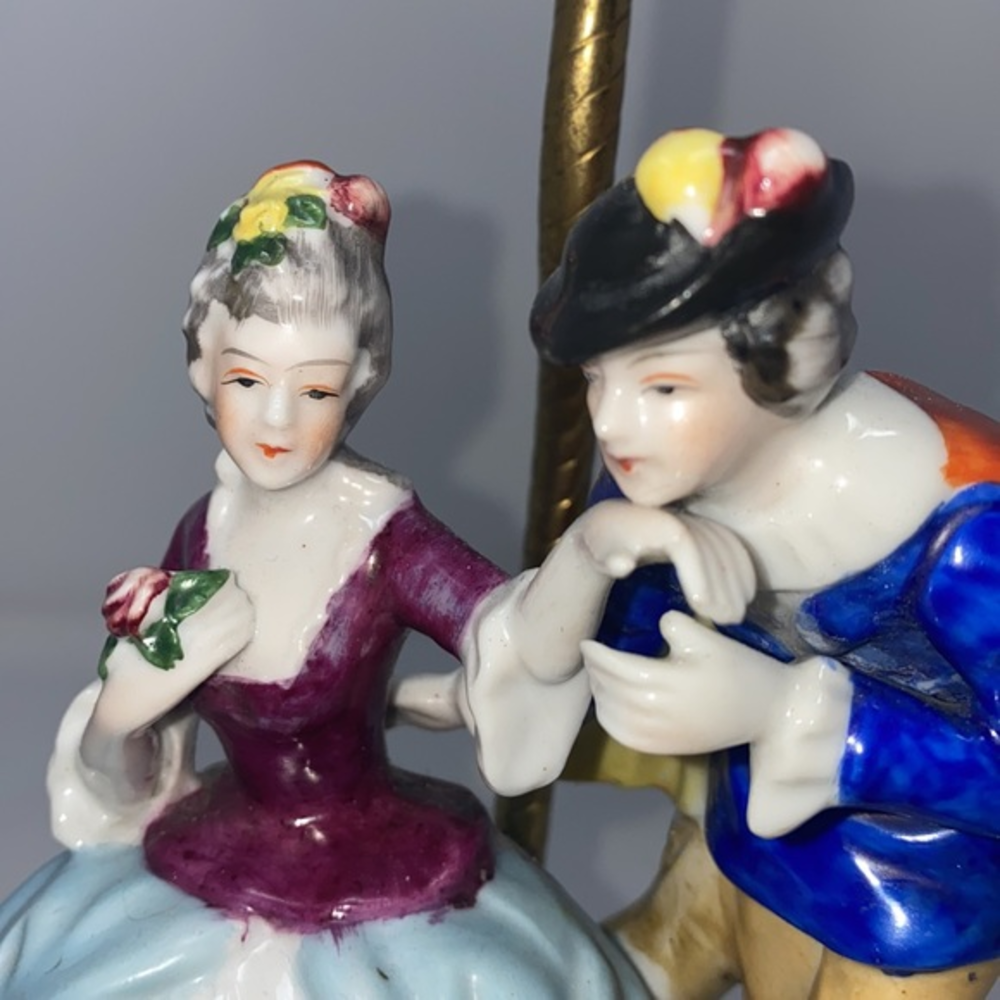 Vintage Mid-Century Porcelain Courting Couple Figurine Table Lamp